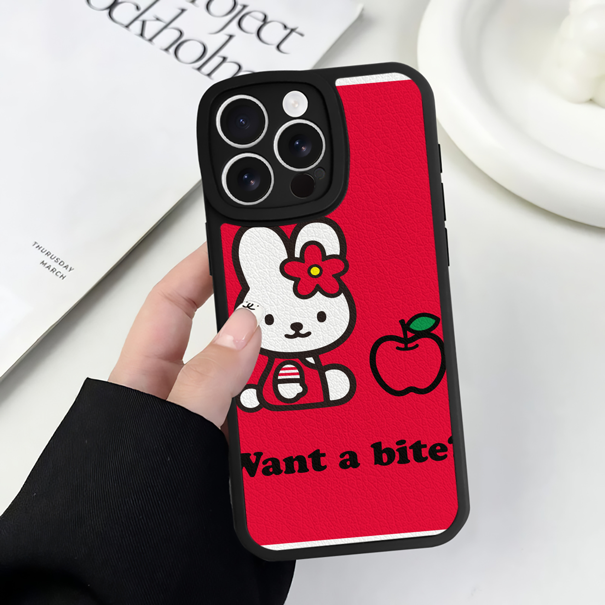 （画像用） Hello Kitty ハローキティ 【iPhone 16シリーズ対応】シリコンスマホケース（レザー調） 材質：シリコン